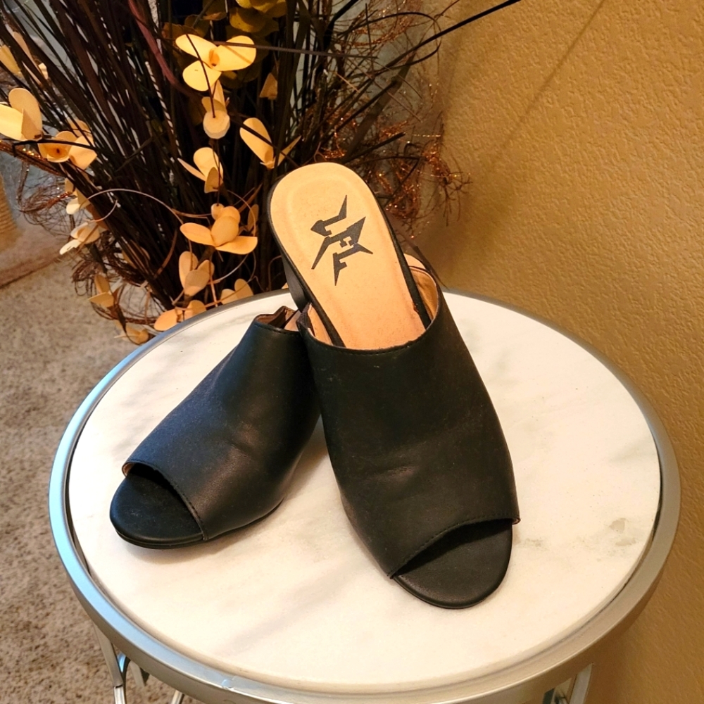 ⚘"LFL" Leather 3" Sandles